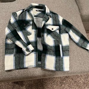 Women’s Zara plaid flannel shacket. Size S.